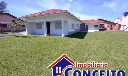 C825 - Excelente residência a 350 metros do mar no balneário Mariluz