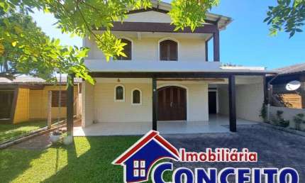 C845 - Excelente residência a 450 metros do mar no balneário Mariluz