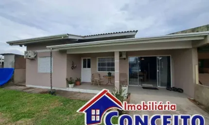 C863 - Linda residência em região de moradores no balneário Nordeste