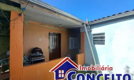 C885 - Residência com 3 dormitórios localizada no balneário Santa Terezinha