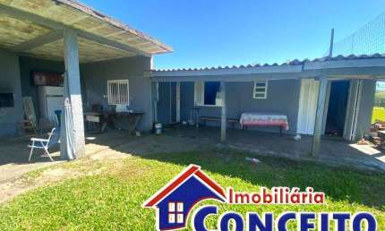 C31 - Residência de alvenaria composta de 05 dormitórios