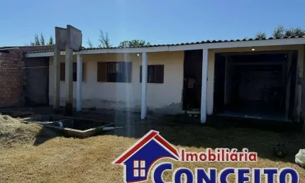 C83 - residência de alvenaria localizada em região de moradores