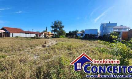 T412 - Excelente terreno a 50 metros do mar em Marisul