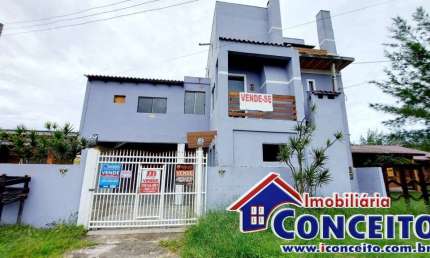 PC12 - Prédio comercial composto de 04 apartamentos em Mariluz