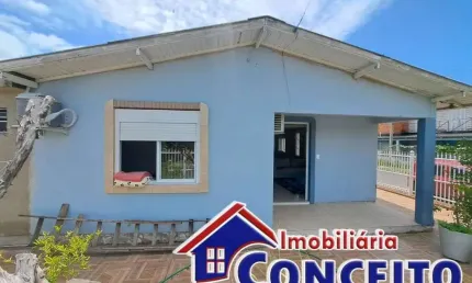 C1000 - Residência composta de 03 dormitórios localizada no Centro de Imbé