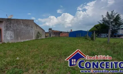 T96 - Excelente terreno medindo 300m² a 450 m do mar em ótima localização