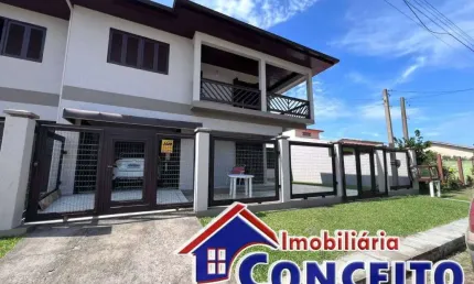 C533 - Excelente residência a 100 metros do mar em Mariluz