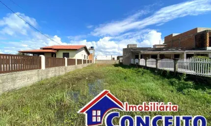 T225 - Ótimo terreno medindo 282m² a 50 metros do mar