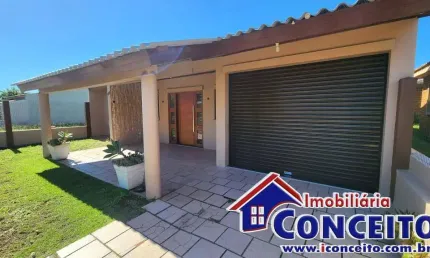 C478 - Excelente residência composta de 04 dormitórios a 200 metros do mar