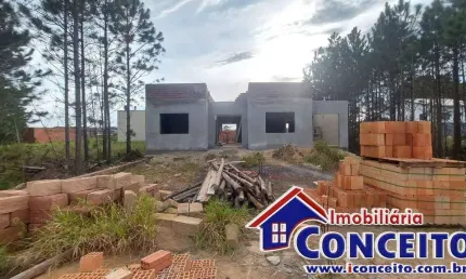 G1042 - ótimos geminados em construção no centro de imbé