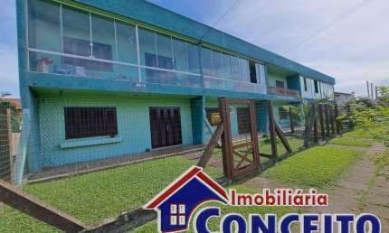 AP1004 - Ótimo apartamento composto de 02 dormitórios no Centro de Imbé