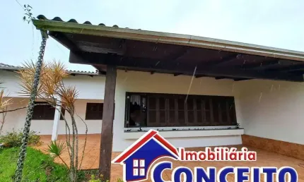C89 - Ótima residência composta de 04 dormitórios no balneário Presidente