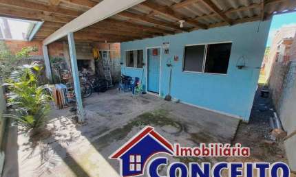 C91 - Residência com anexo localizada em região de moradores