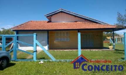 C110 - Ótima residência de esquina em ótima localização no bairro Nordeste