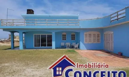 C224 - Excelente residência na praia beira mar de Mariluz