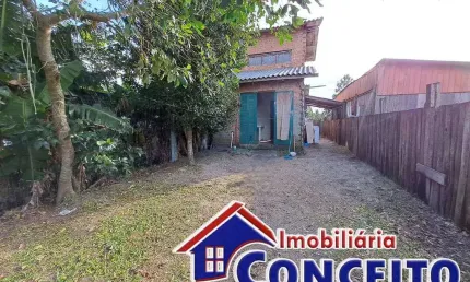 C295 - Residência localizada em região de moradores em Mariluz