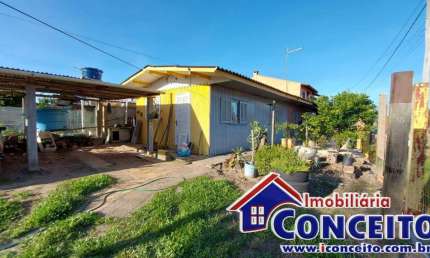 C19 - Residência de esquina localizada a 150 metros do mar