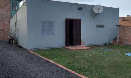 C529 - Imóvel com 02 casas em localização de moradores