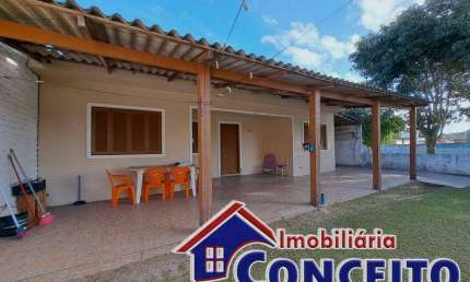 C160 - Linda residência de esquina em excelente localização