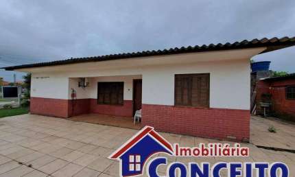 C216 - Ótima residência com anexo a 300 metros do mar