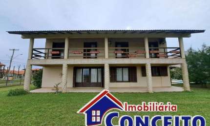 C02 - Excelente residência a 70 metros do mar em Mariluz