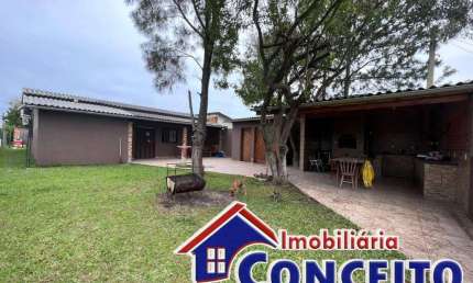 C280 - Linda residência com 04 dormitórios localizada no balneário Mariluz