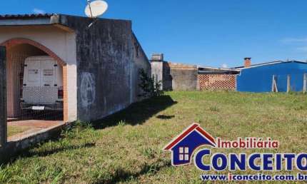 T100 - Excelente terreno medindo 150m² a 450 m do mar em ótima localização
