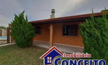 C168 - Excelente residência a 200 metros do mar no balneário Presidente