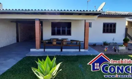 C393 - Excelente residência a 200 metros do mar no balneário Harmonia