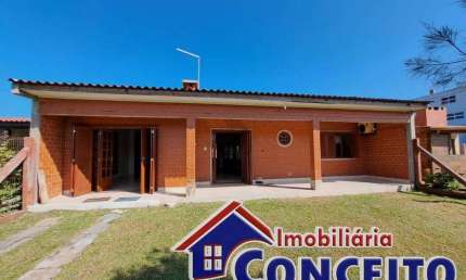 C422 - Excelente residência em ótima localização em Mariluz