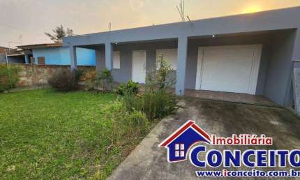 C402 - Linda residência localizada no balneário Imara