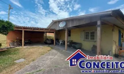 C126 - Residência de alvenaria localizada em região de moradores