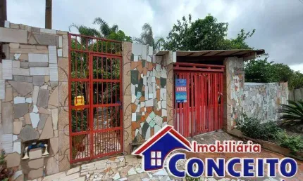 C371 - Residência de alvenaria em Mariluz com 02 Kitnets