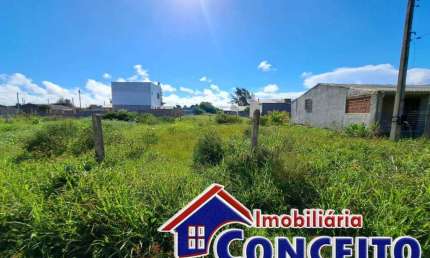 T167 - Lindo terreno localizado em região de moradores no Balneário Marisul