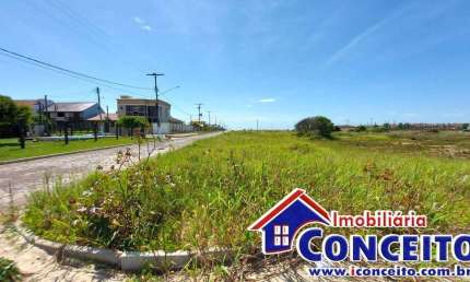 T45 - Excelente lote medindo 436m² localizado a 350 metros do mar