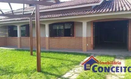 C385 - Ótima residência localizada próxima ao mar no balneário Presidente
