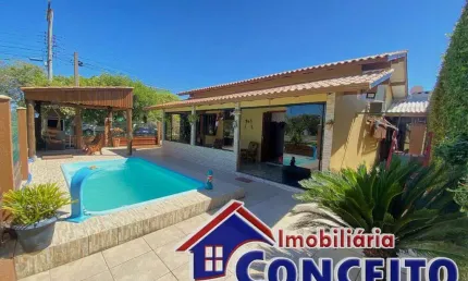 C03 - Excelente imóvel composto de 03 dormitórios com piscina em Mariluz