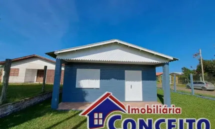 C100 - Residência com 3 dormitórios localizada no balneário Mariluz