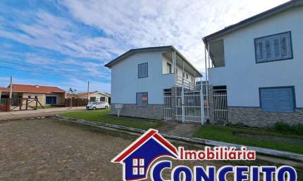 AP03 - Ótimo apartamento composto de 02 dormitórios a 200 metros do mar