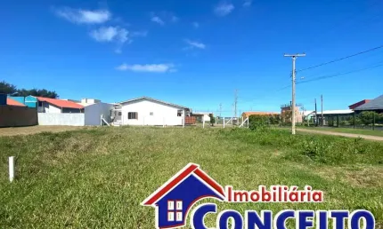 T219 - Ótimo terreno medindo 250m² a 80 metros do mar