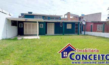 C69 - Excelente residência localizada no balneário Mariluz