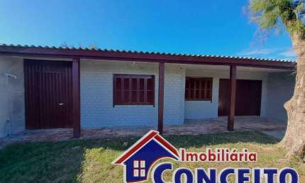 C109 - Residência de alvenaria a 50 metros do mar em Mariluz