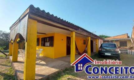 C251 - Residência com 2 dormitórios localizada em Mariluz Norte