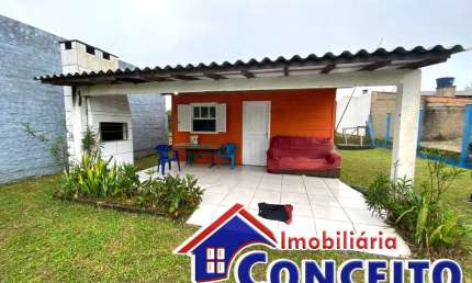 C395 - Residência mista a 450 metros do mar localizada no balneário Imara