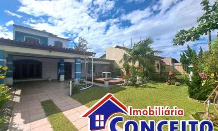 C578 - Ótimo imóvel composto de 03 dormitórios com piscina a 200m do mar