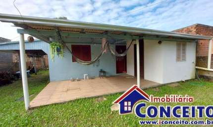 C268 - Ótima residência com 02 dormitórios no balneário Mariluz