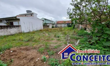 T256 - Lindo terreno de 300m² em região de moradores