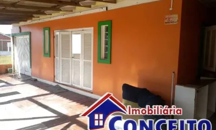 C606 - Ótima residência a 100 metros do mar no balneário Mariluz