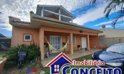 C627 - Sobrado com 4 dormitórios em ótima localização no balneário Mariluz