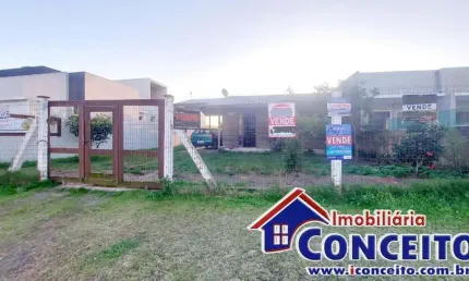 C1012 - Residência de madeira em ótima localização em Imbé